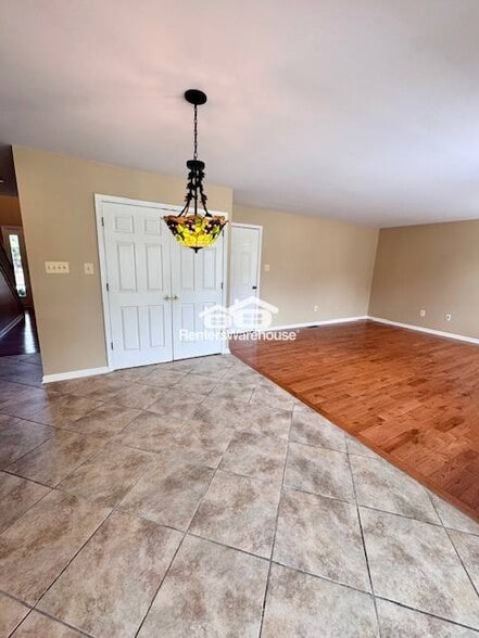 Building Photo - 3993 Dana Ave