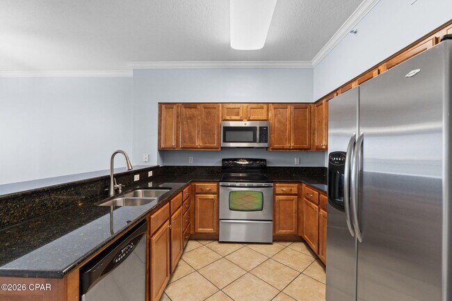 Building Photo - 2400 Grandiflora Blvd