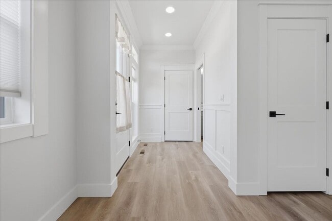 Building Photo - Heart of Eagle 3 Bed 2.5 Bath