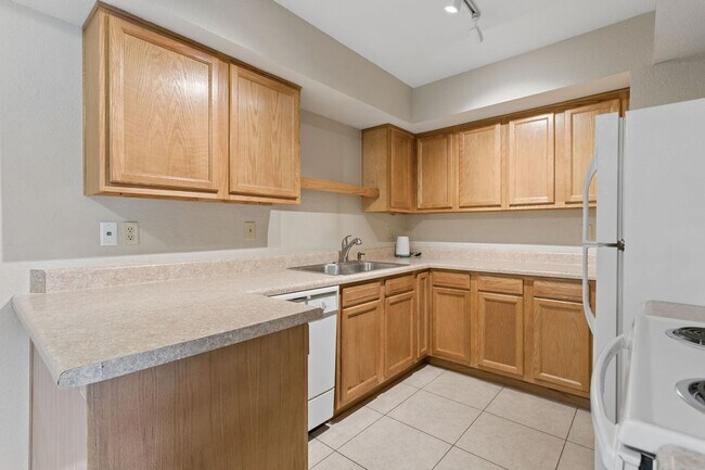 Building Photo - 4444 E Paradise Village Pkwy N
