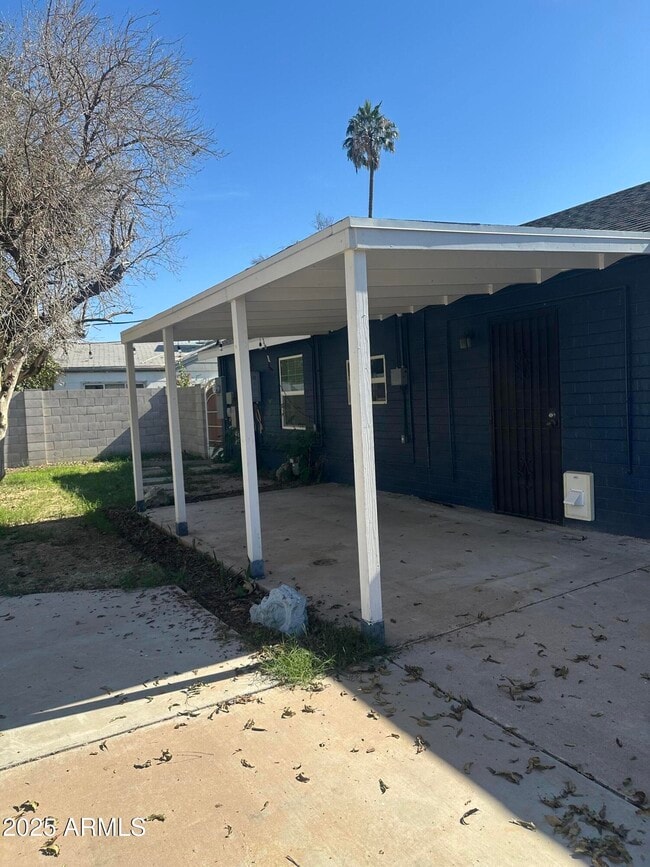 Building Photo - 3112 E Cypress St