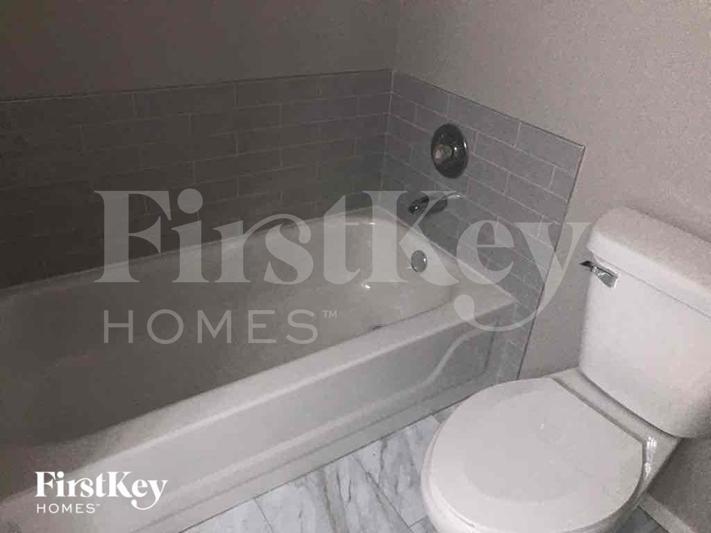 Building Photo - 4801 Greenburg Dr