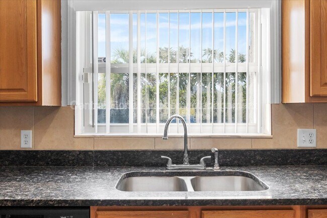 Building Photo - 508 Glade Ct