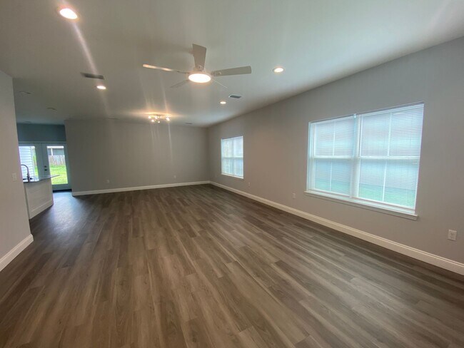 Building Photo - 2936 Hall Ave