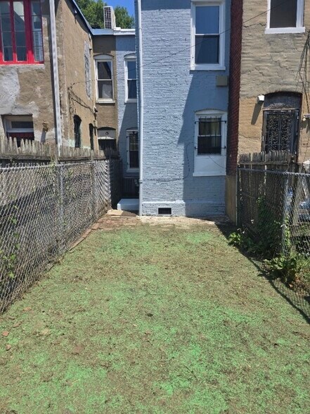 Building Photo - 1110 3rd St NE