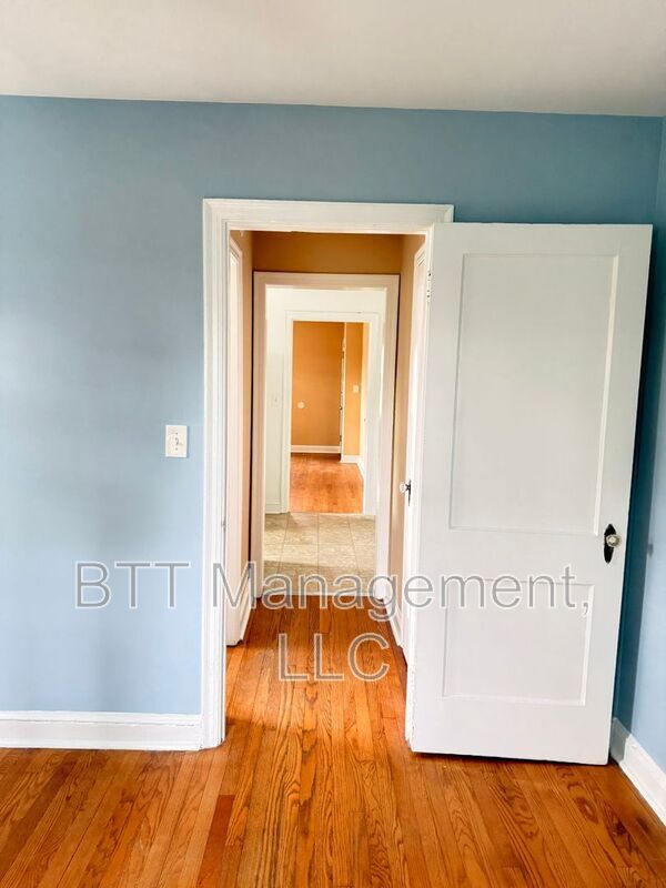 Building Photo - 8401 Greenwood Ave