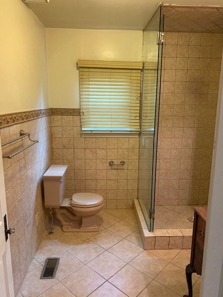 Building Photo - 510 Las Lomas Dr