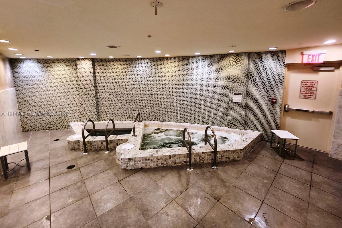 Building Photo - 253 NE 2nd St