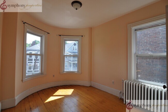 Building Photo - 100 Calumet St