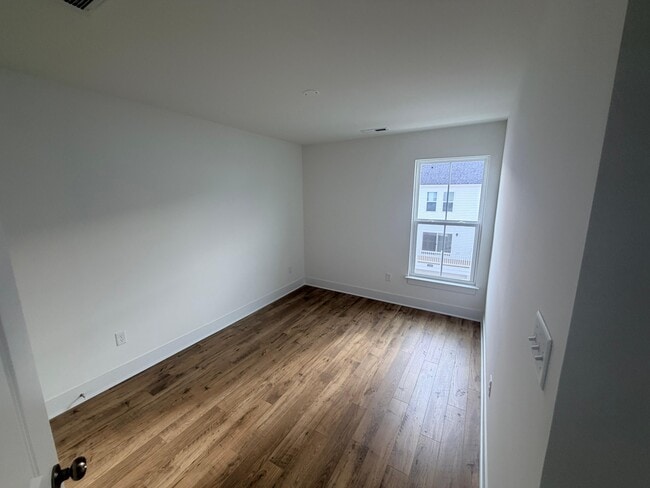 Building Photo - 15307 Sunray Aly