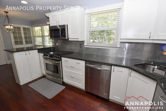 Building Photo - 300 S Cherry Grove Ave