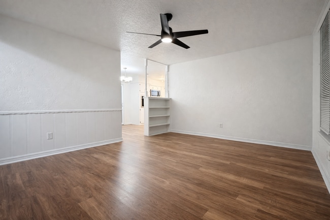 Building Photo - 5421 S Lee Ave