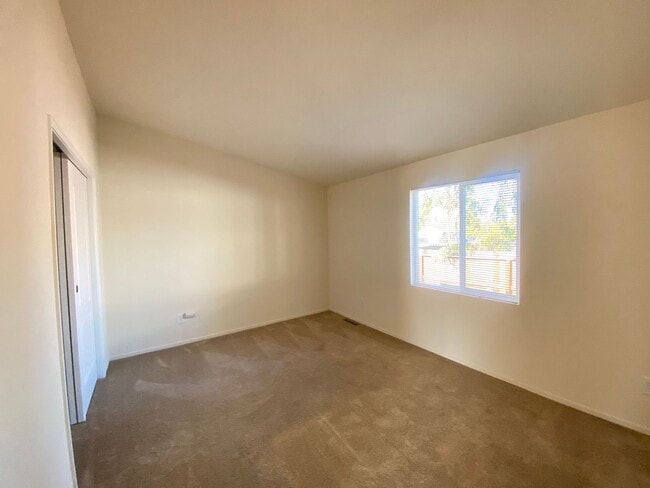 Building Photo - 3 Bedroom Mobile Home for Rent in Santa Rosa