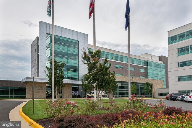Building Photo - 24635 Kings Canyon Square