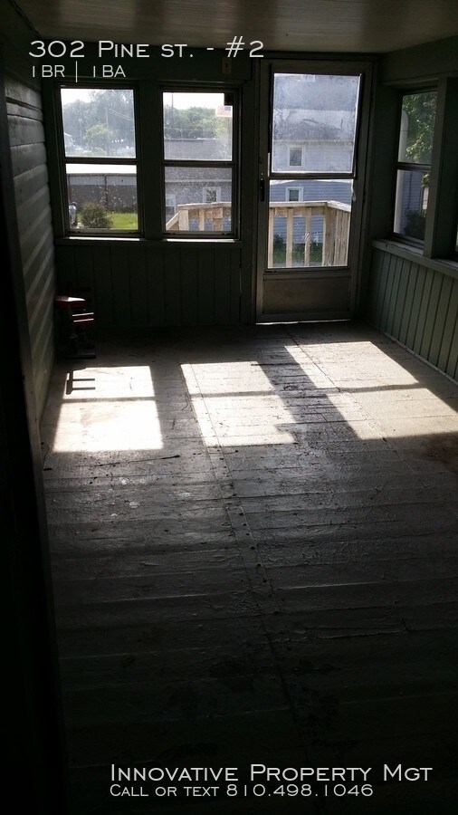 Building Photo - 302 Pine St