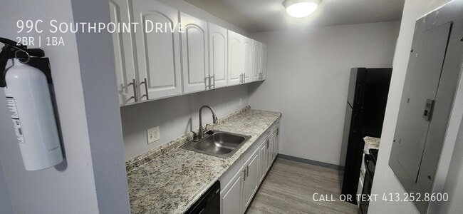 Building Photo - 99 Southpoint Dr