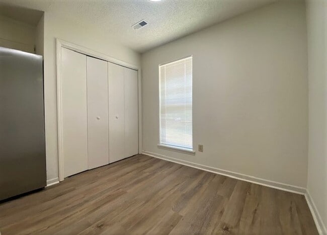 Building Photo - Pineville- Ranch townhome- Remolded 2 bed,...