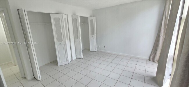 Building Photo - 16919 N Bay Rd