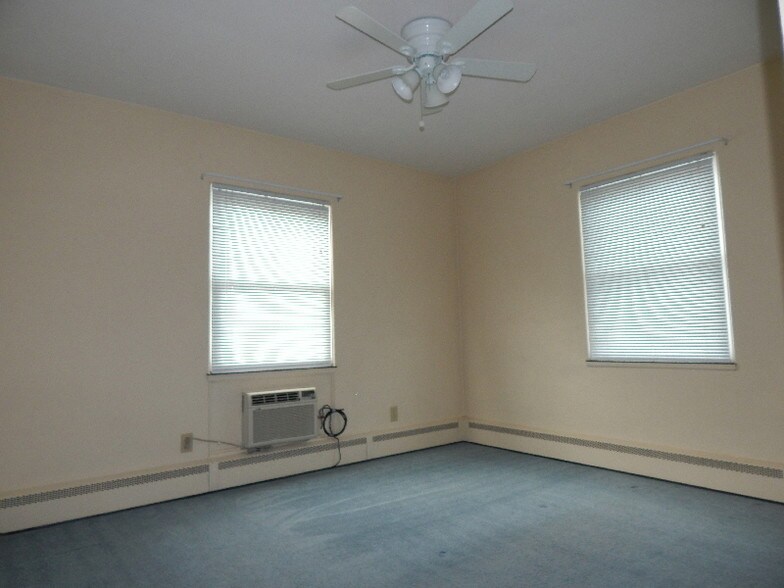 Building Photo - 2504 15th St