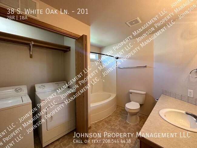 Building Photo - 38 S White Oak Ln