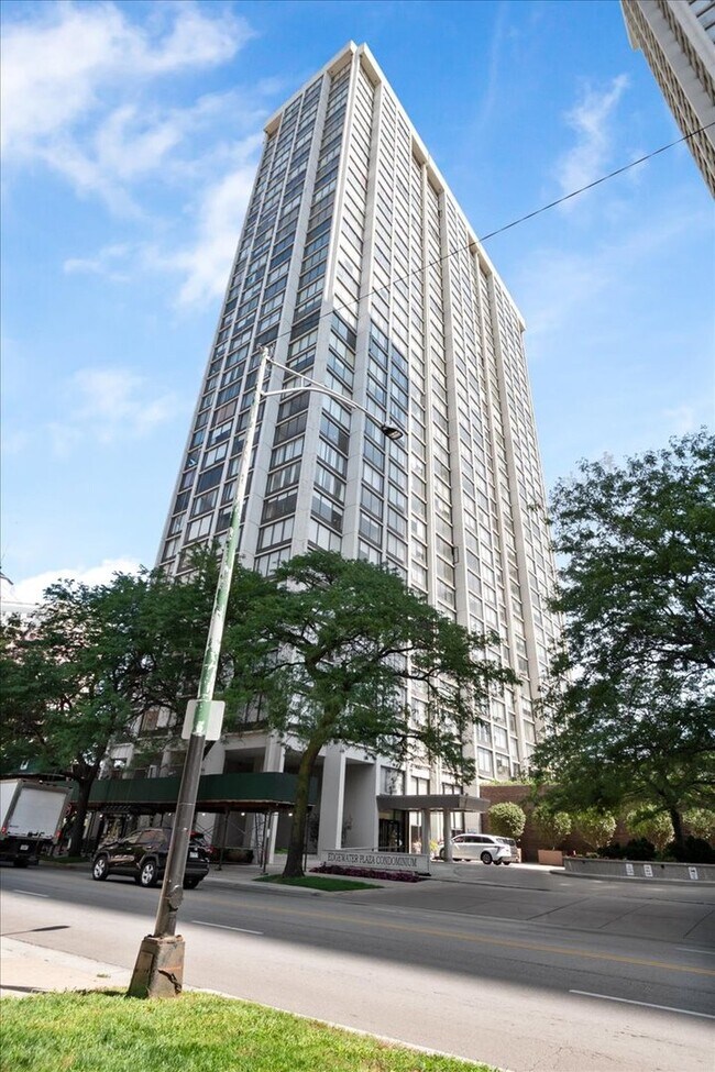Building Photo - 5455 N Sheridan Rd