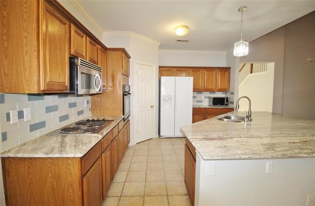 Building Photo - 204 Devonshire Ct