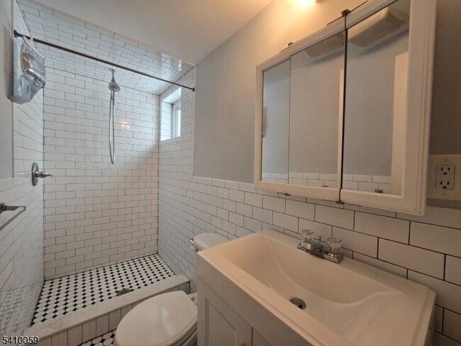 Building Photo - 48 Freeman Pl