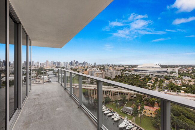 Building Photo - 1480 NW North River Dr