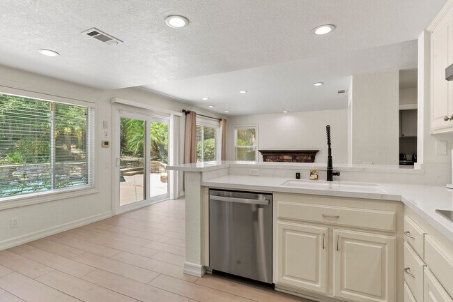 Building Photo - Beautiful 4-Bedroom Home with Private Pool...