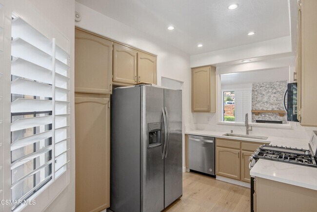 Building Photo - 4791 Parma Dr