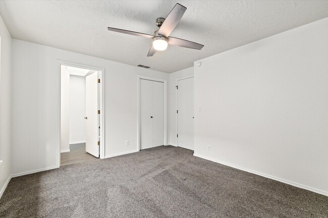 Building Photo - Charming 3-Bed, 3-Bath Home in Quiet Boise...
