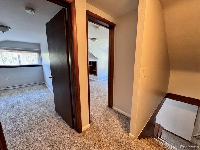 Building Photo - 834 E Cross St