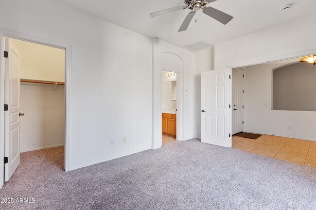 Building Photo - 474 W Seagull Dr