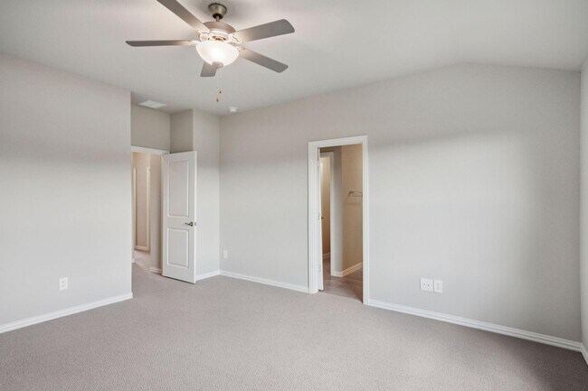 Building Photo - 2116 Gustavus Dr