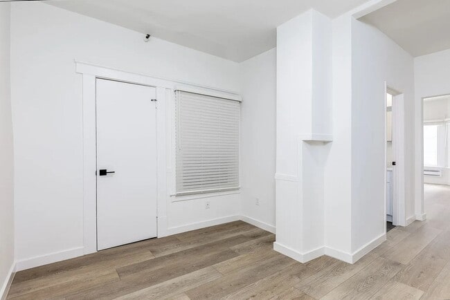 Building Photo - 903 Pine St