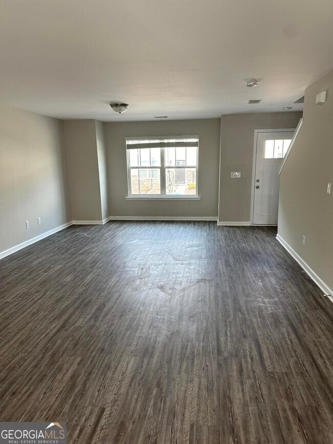 Building Photo - 4454 Pinscher St