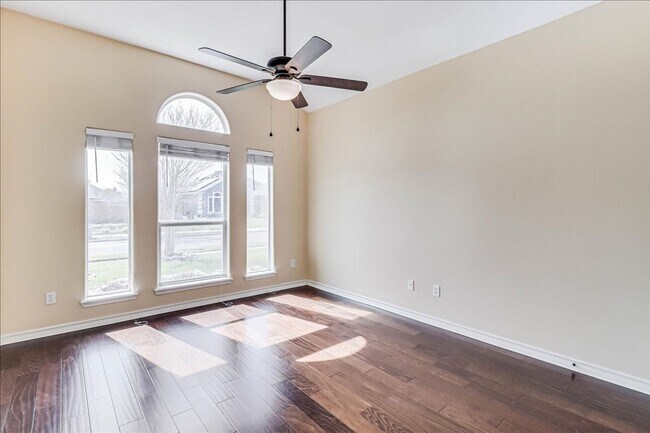 Building Photo - 5834 Aava Dr