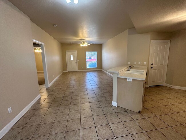 Building Photo - 3200 Hansford Dr