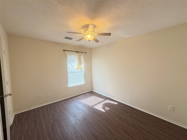 Building Photo - 9614 Ashwood Valley Dr