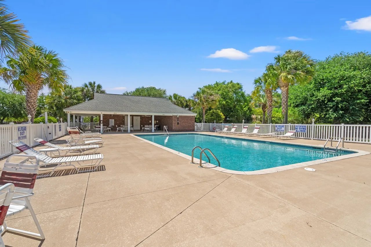 Building Photo - 2057 Silvercrest Dr