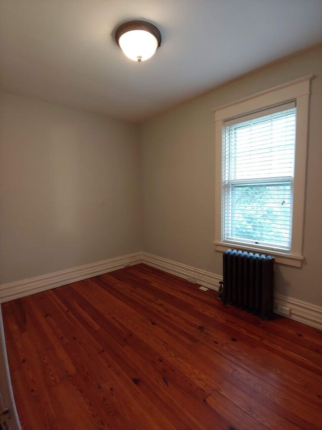 Building Photo - Charming 3/4 bedroom home in desired Carlisle neighborhood