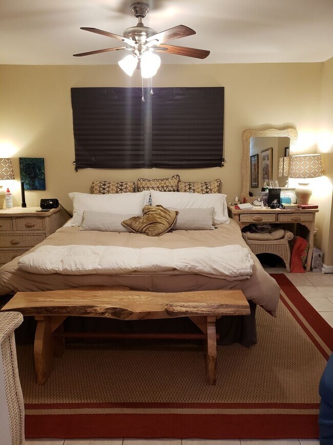 Building Photo - Three Bedroom Ranch in Mount Pleasant
