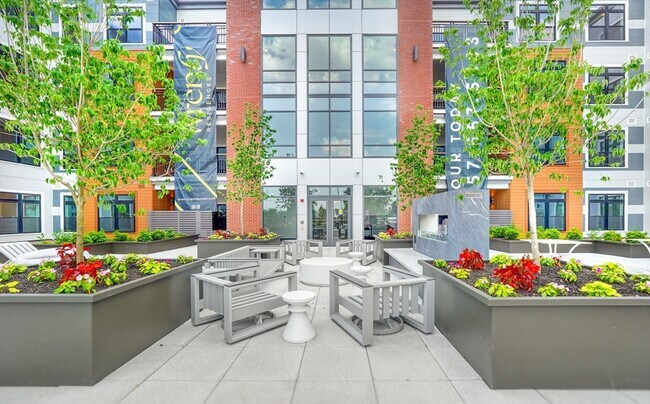 Building Photo - 62 Foundry St