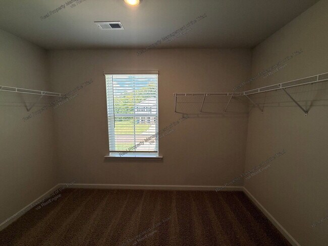 Building Photo - 122 Longleaf Ct