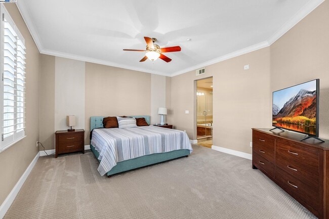 Building Photo - 588 Dovecote Ln