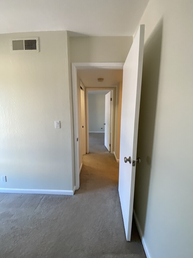 Building Photo - 1530 Sunnyvale Ave