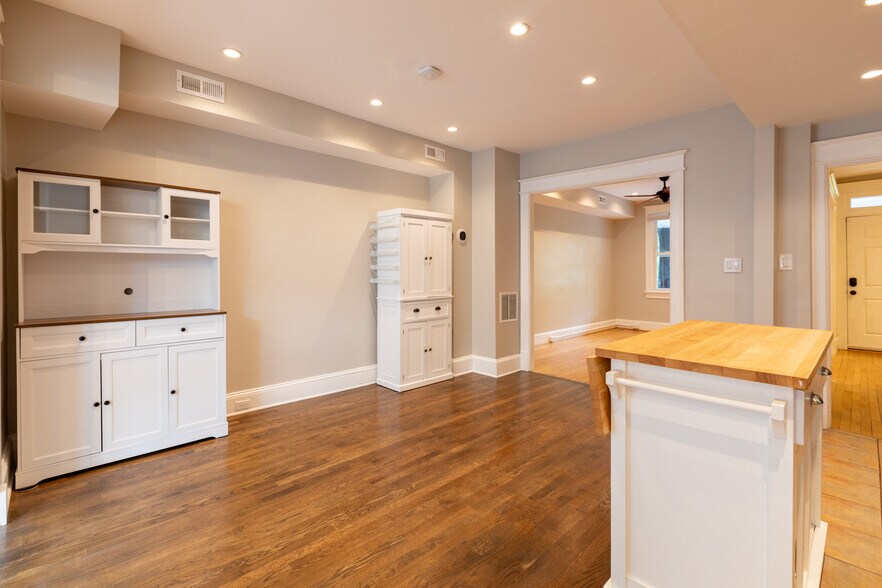 Building Photo - 1234 Owen Pl NE