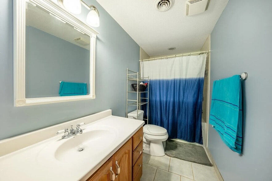 Building Photo - 1281 Applewood Way