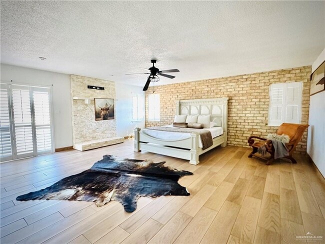 Building Photo - 21 N Shary Rd