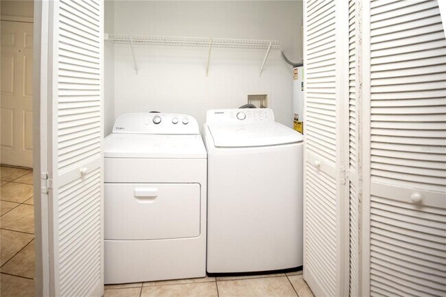 Building Photo - 2814 Club Cortile Cir